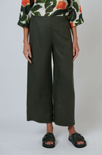 Naomi Pant - Topiary